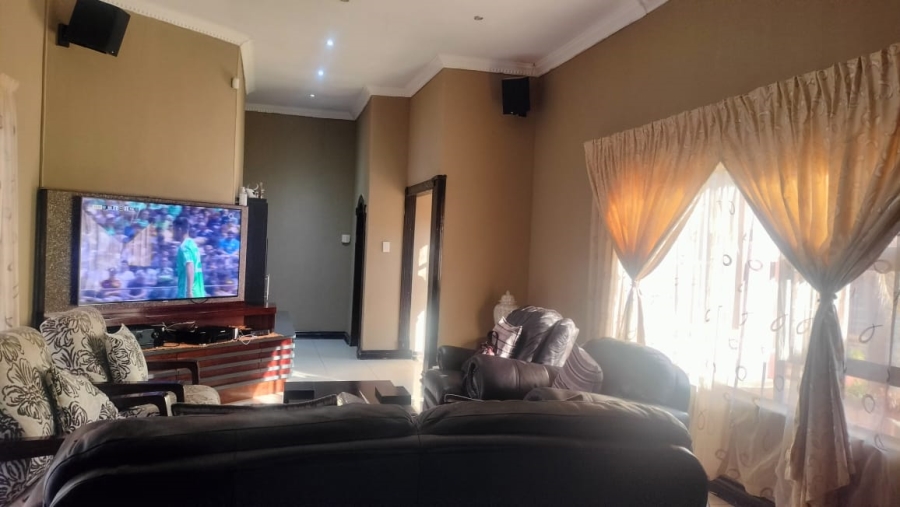 5 Bedroom Property for Sale in Universitas Free State